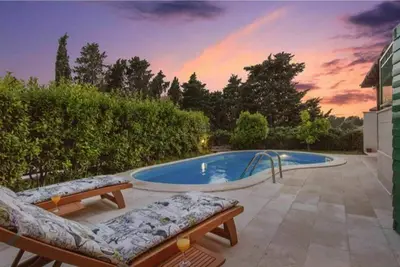 Image de Villa spacieuse avec piscine privée sur l'île de Hvar