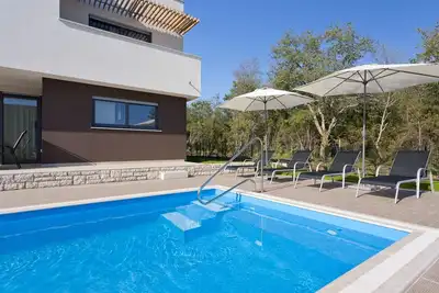 Image de Luxueuse Villa Novigrad avec piscine