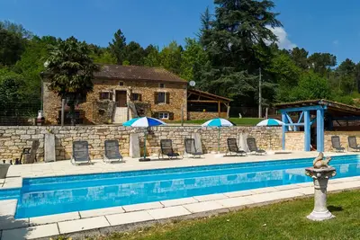 Image de Belle maison de vacances avec piscine privée