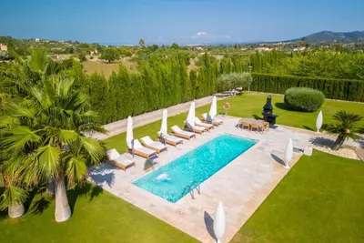 Image de Maison pittoresque avec piscine privée
