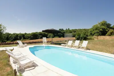 Image de Maison à Roussines avec Piscine Privée