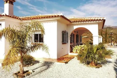 Image de Maison de vacances indépendante avec piscine