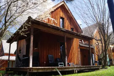 Image de Chalet chaleureux avec terrasse