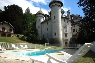 Image de Château en France avec Piscine