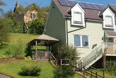 Image de Charmant chalet dans un jardin