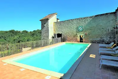 Image de Ancienne bergerie avec piscine commune près d'Agen