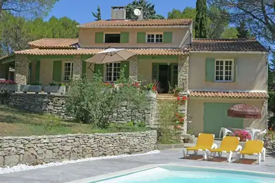 Image de Villa Luxueuse à Beaucaire avec Piscine