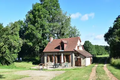 Image de Maison de vacances avec jardin près de la forêt