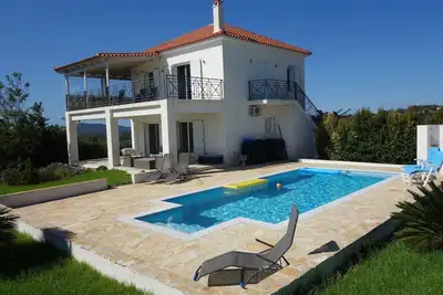 Image de Villa luxueuse avec piscine privée à Evangelismos