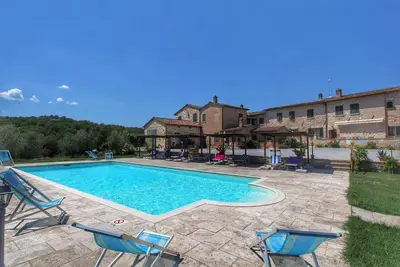 Image de Charmante ferme avec piscine à Asciano