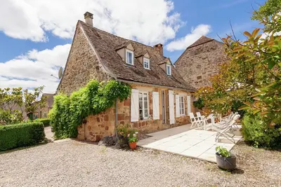 Image de Cottage Heritage avec Piscine Ă Badefold-d'Ans