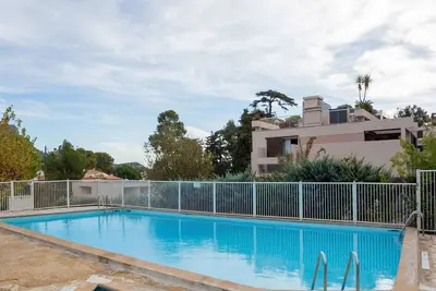 Image de Elégante maison de vacances avec piscine