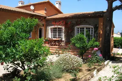Image de Maison de vacances moderne avec jardin privé