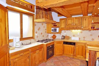 Image de Chalet en bois dans le domaine skiable