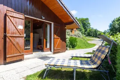Image de Chalet avec terrasse près de la forêt vosgienne