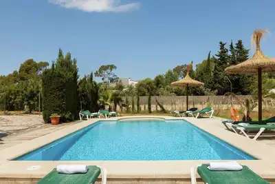 Image de Maison de campagne avec piscine près de la mer