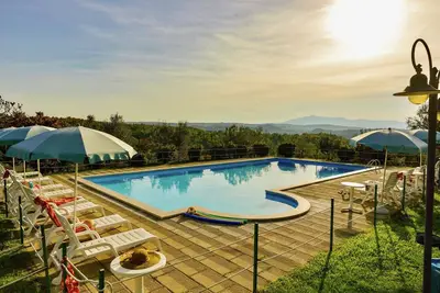 Ferme avec terrasse privée et piscine