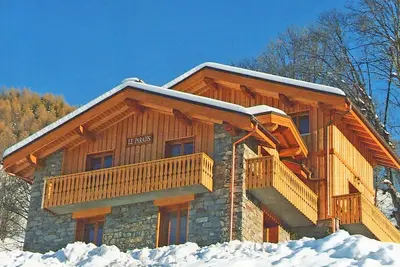 Image de Chalet moderne avec balcon