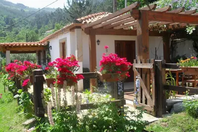 Image de Gîte rural avec jardin privé et barbecue