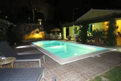 Image de Bungalow de luxe א Maratea avec piscine