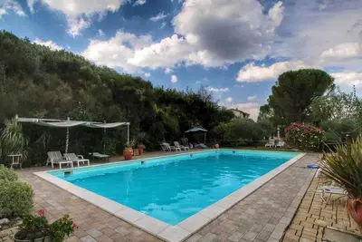 Image de Maison de campagne avec piscine