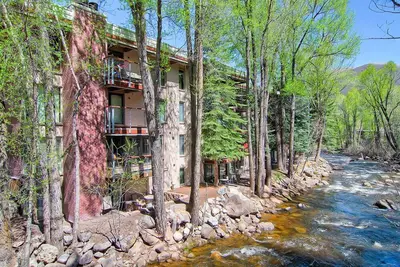 Image de Chateau Eau Claire & Roaring Fork by Frias Properties