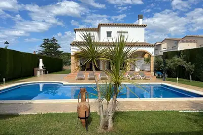 Image de Maison de vacances de luxe avec piscine