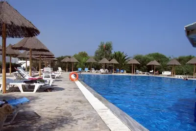 Image de Surfing Beach Village