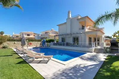 Image de Villa de luxe avec piscine privée chauffée