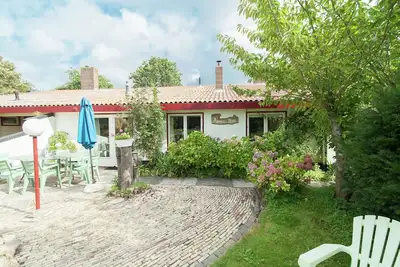 Image de Maison de vacances Ă Schoorl avec jardin