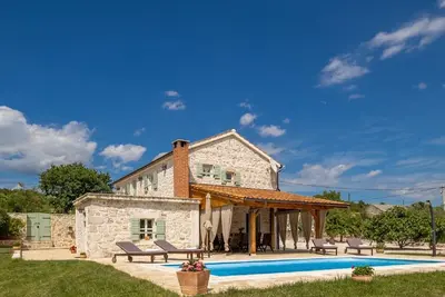 Image de Villa א Posedarje avec piscine privיe