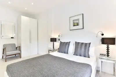 Tower Bridge City Apartments