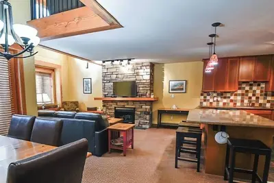 Image de Pinnacle Ridge Chalets by Fernie Lodging