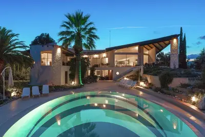 Image de Villa luxueuse avec vue sur la mer