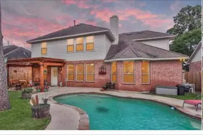 Image de Nice Home w \/ Luxurious Pool & Cabana Proche Aéroport Intercontinental