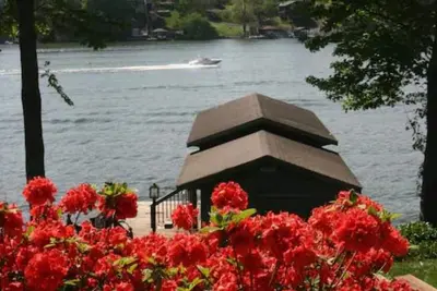 Image de Budget Friendly Cottage Charme large vue sur l'eau w \/ Wifi sur Smith Mountain Lake