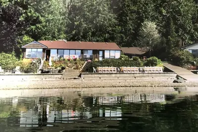 Nous avons encore de la disponibilité pour l'été. Découvrez la magie du canal.