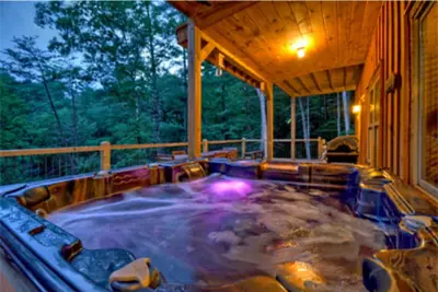Image de Moonlight Creek Cabin- Private Mountain Cabin- 5 minutes du centre-ville de Blue Ridge