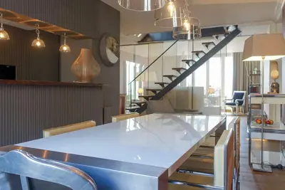 Image de 1300 Sqf Penthouse Dans Le Marais Proche Centre Pompidou