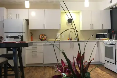 Image de Uptown Dallas - Lovely 1 bd # 5, WiFi, Parking, Near Restaurants & Shops & Safe