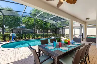 Image de Incroyable Villa - Piscine d'eau salée, salle de jeux, chaleur W \/ Pool gratuit, Bbq et bébé