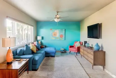Image de Mid-Century 2br Scottsdale Condo, Ă pied de la vieille ville