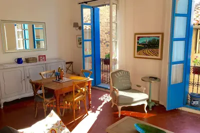 Image de Appartement de caractère ensoleillé, élégant et spacieux de 2 chambres au cœur de Pézenas