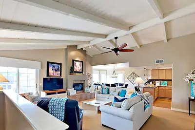 Image de Agréable et luxueuse Carlsbad Village Beach House 1\/2 bloc de la plage