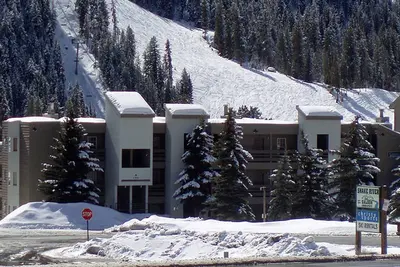 Image de Condo confortable - Vue sur les montagnes et les pistes - Près des remontées mécaniques - Offres exceptionnelles