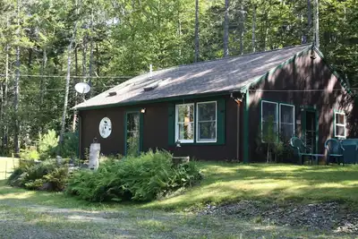 Image de Calme, chalet acceptant les animaux près du lac Moosehead!