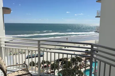 Image de Récemment rénové- Wyndham Ocean Walk Resort- Vue sur l'océan 2 chambres \/ 2 salles de bain \/ 2 balcons