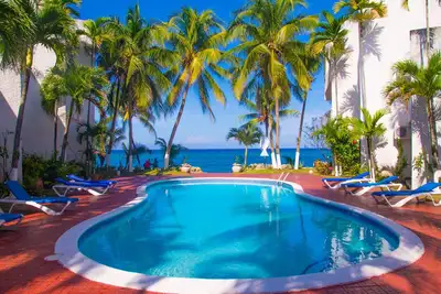 Amazing Ocean View 1 Lit Condo Wi-Fi 108 $