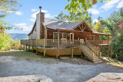 Image de Retiré cabane en bois-Incroyable Vues Mtn, bain à remous, WiFi