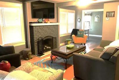 Image de Brookshore Cottage peut accueillir 12 personnes à Chippewa Lake - un prix modique!